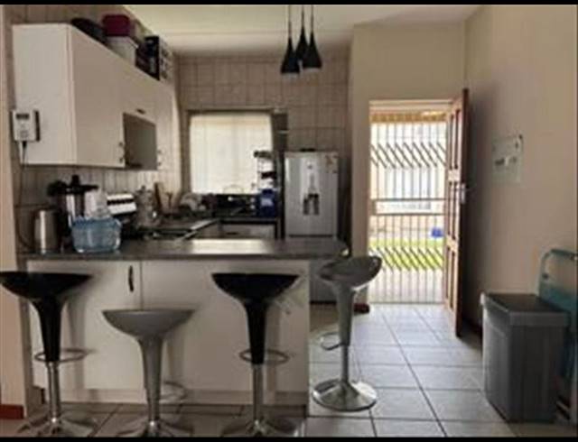 2 BEDROOM APARTMENT FOR SALE IN COMET